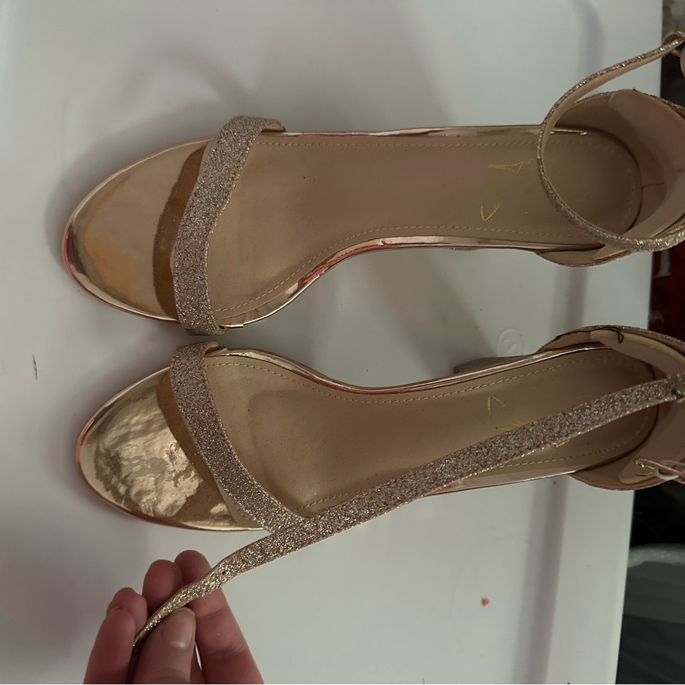 Elegant Gold Women's Sandals